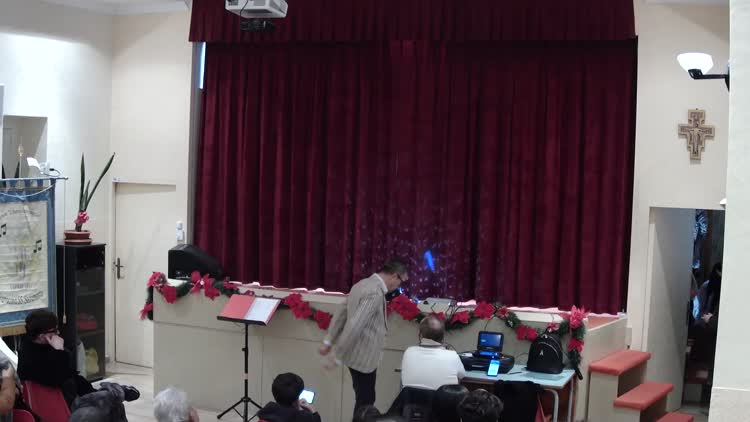 Spettacolo di canti natalizi con i bambini del pic